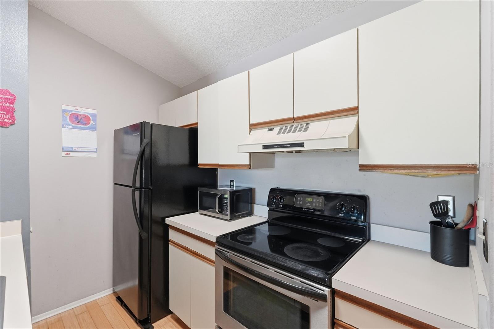 Image 8 of 23 For 2067 Hunters Glen Drive 339