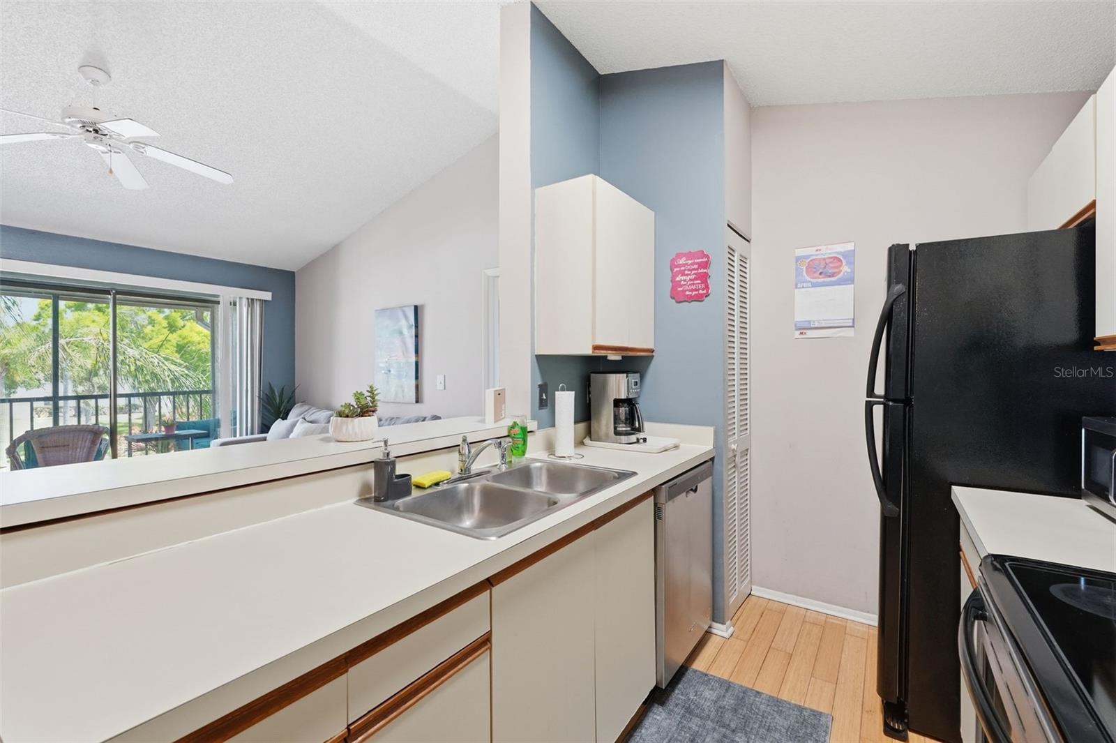 Image 9 of 23 For 2067 Hunters Glen Drive 339