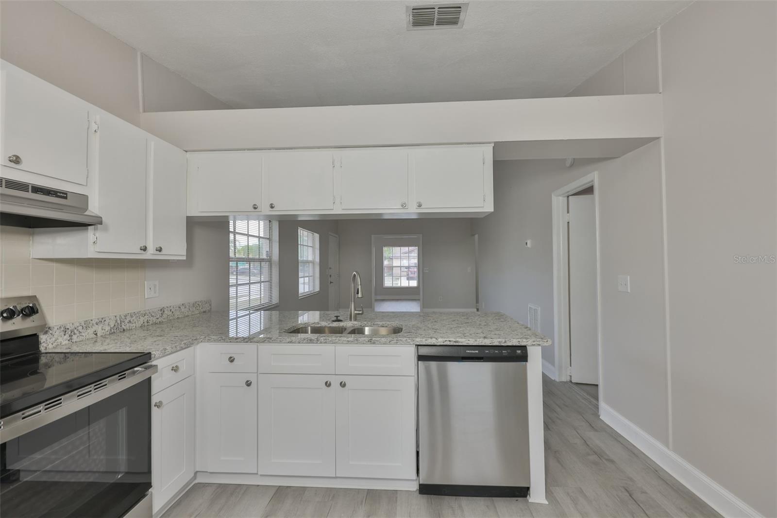 Image 10 of 31 For 1720 Oak Branch Court