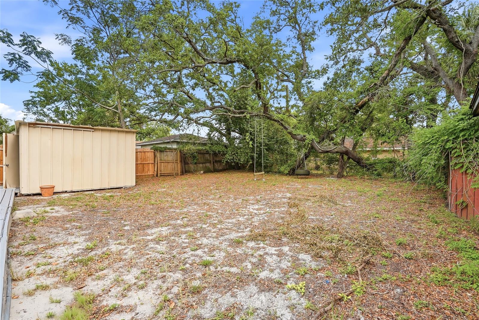 Image 35 of 40 For 911 Magnolia Drive
