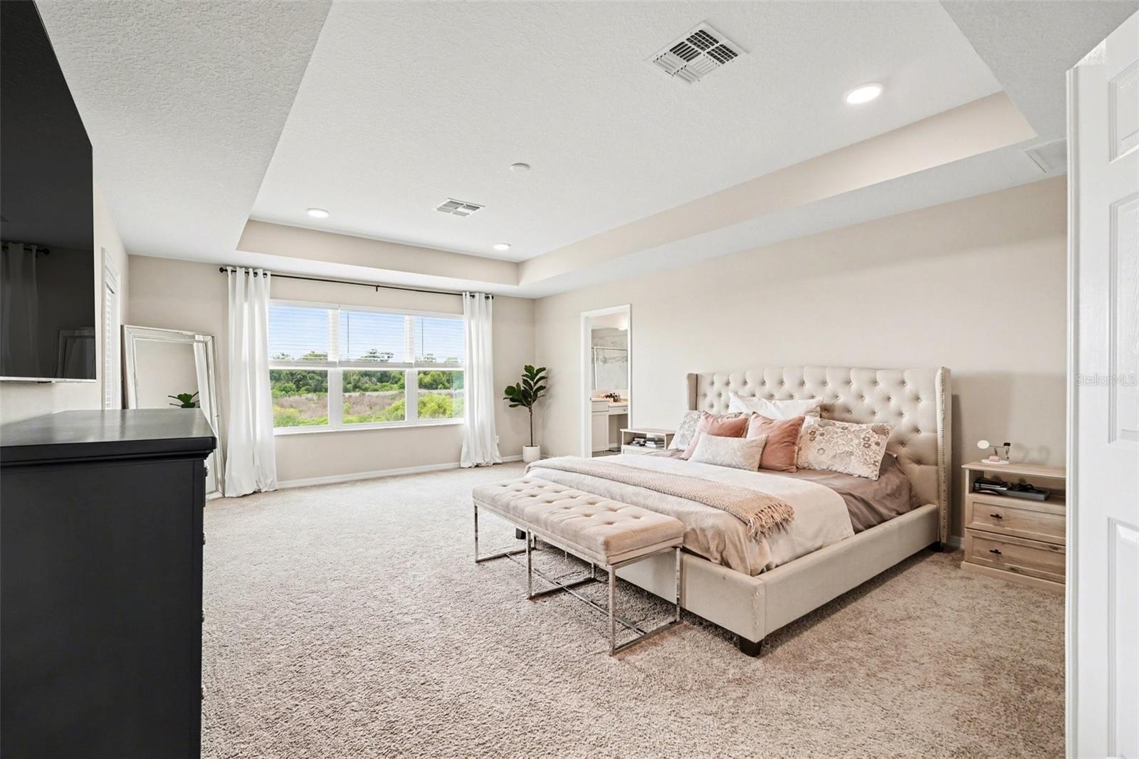 Image 13 of 35 For 38152 Cobble Creek Boulevard
