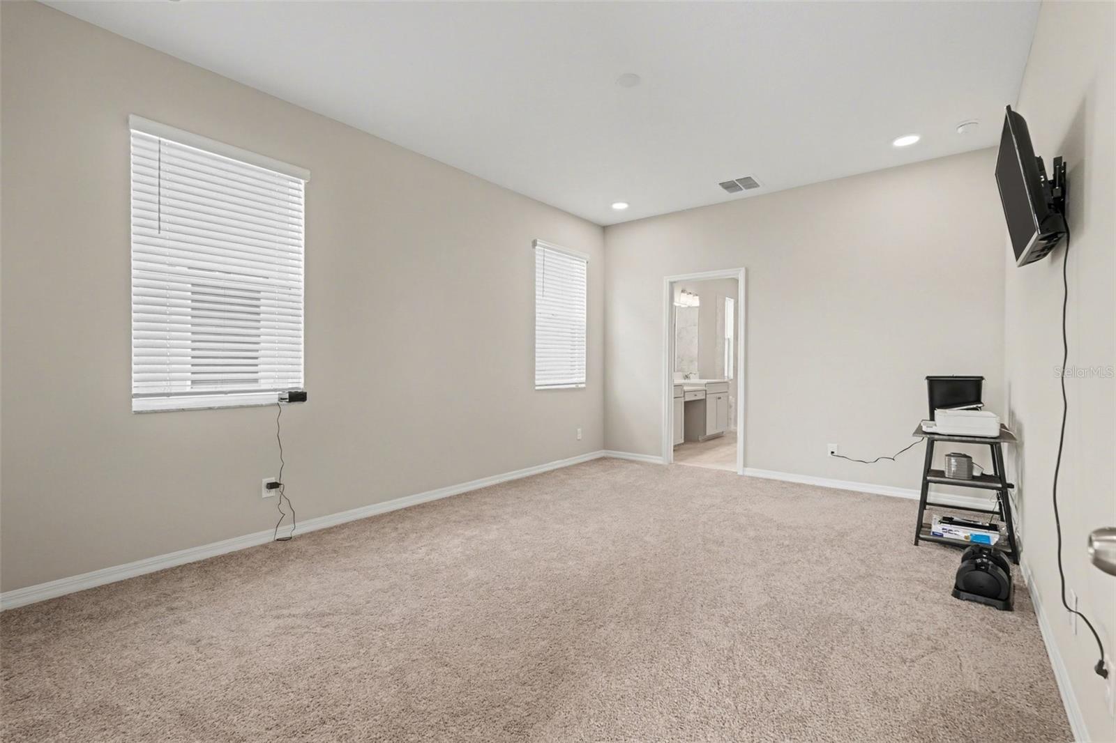 Image 17 of 35 For 38152 Cobble Creek Boulevard
