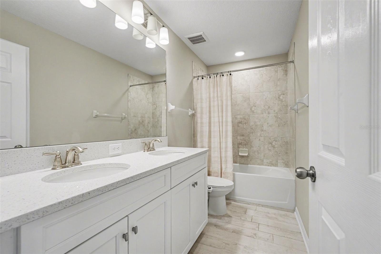 Image 21 of 35 For 38152 Cobble Creek Boulevard