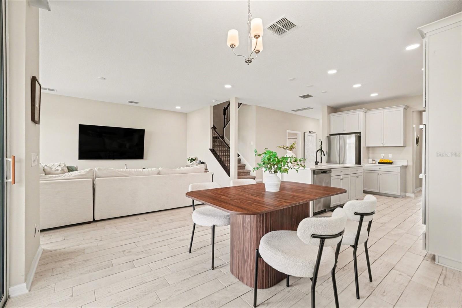 Image 7 of 35 For 38152 Cobble Creek Boulevard