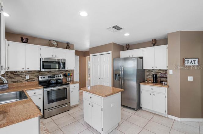 Image 34 of 66 For 2301 Millcreek Court