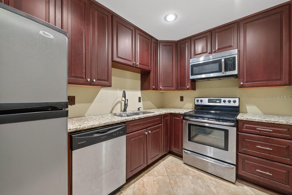 Image 14 of 43 For 4607 Fig Street 308