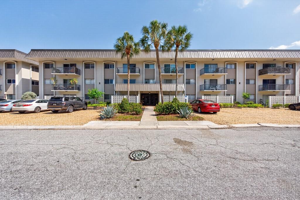 Image 34 of 43 For 4607 Fig Street 308