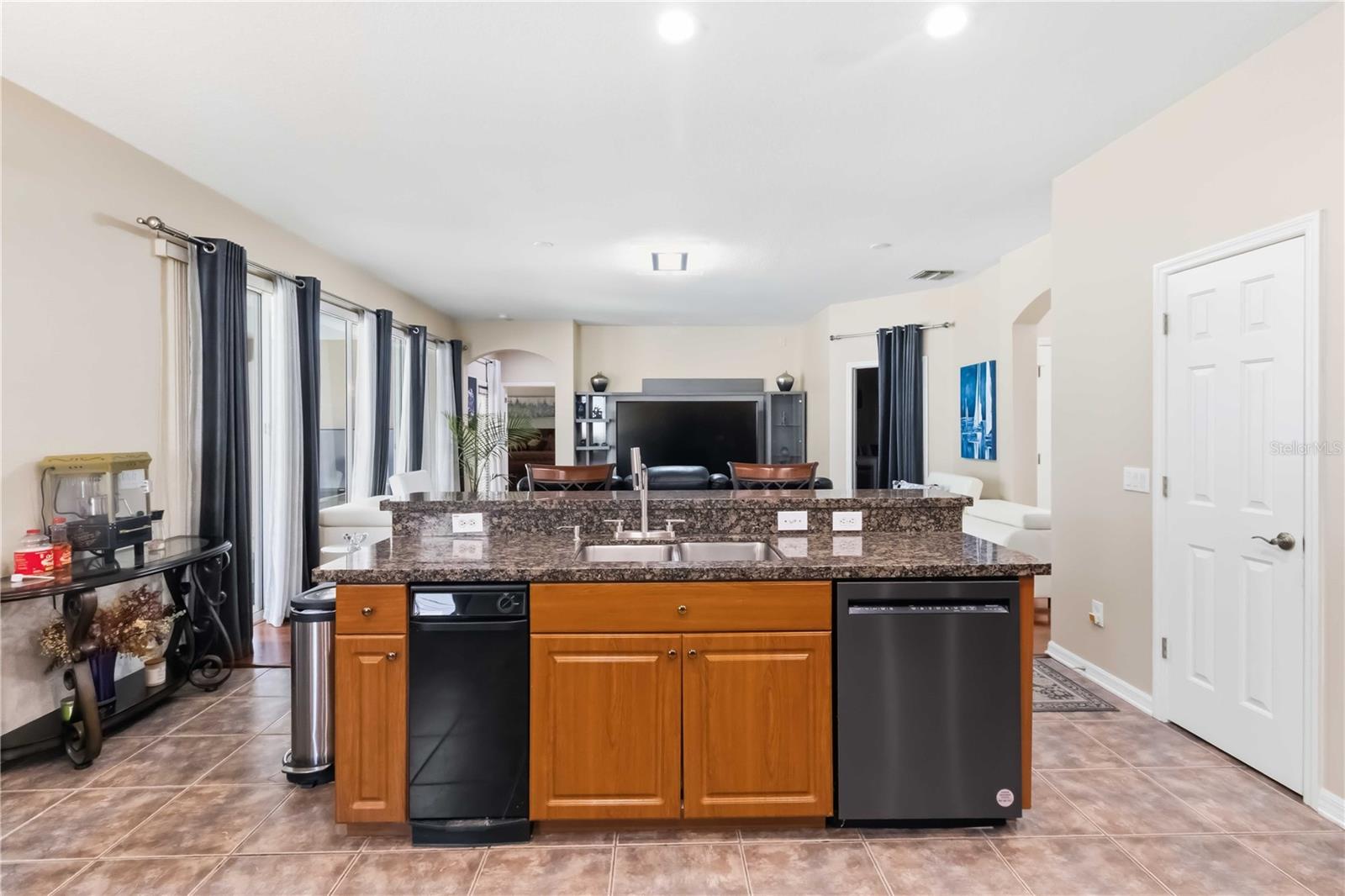 Image 13 of 58 For 10436 Canary Isle Drive