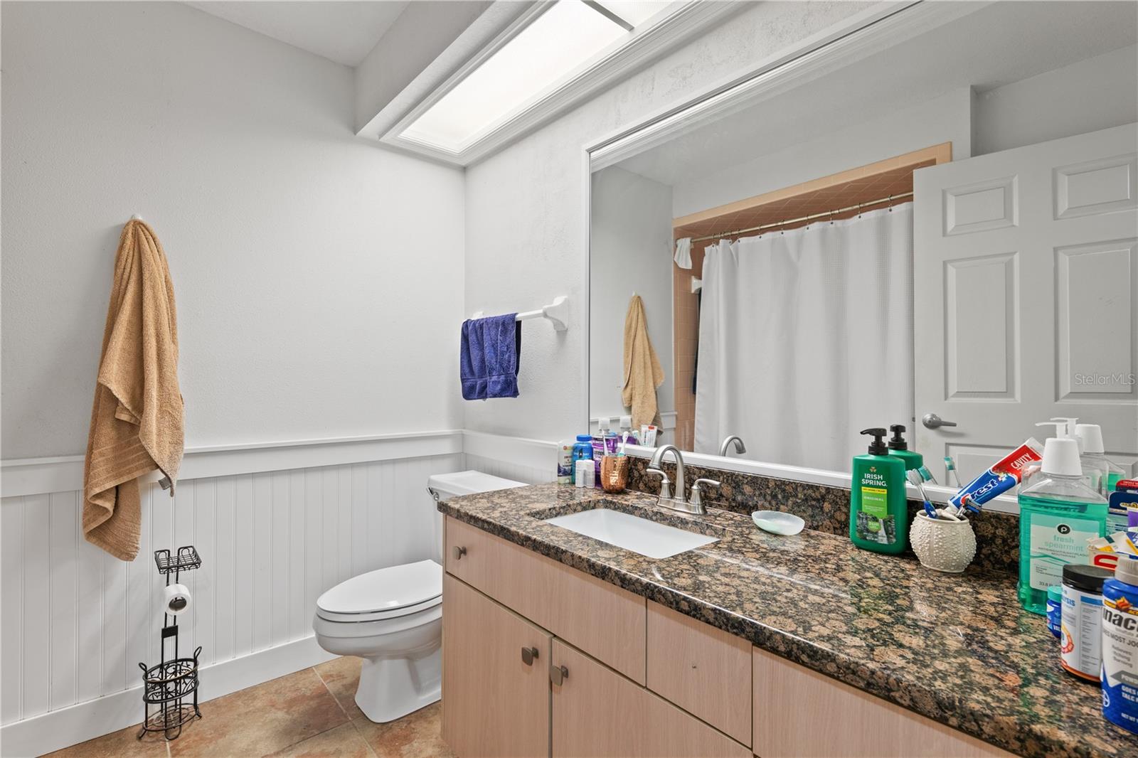 Listing photo id 15 for 2121 Wildwood Ln
