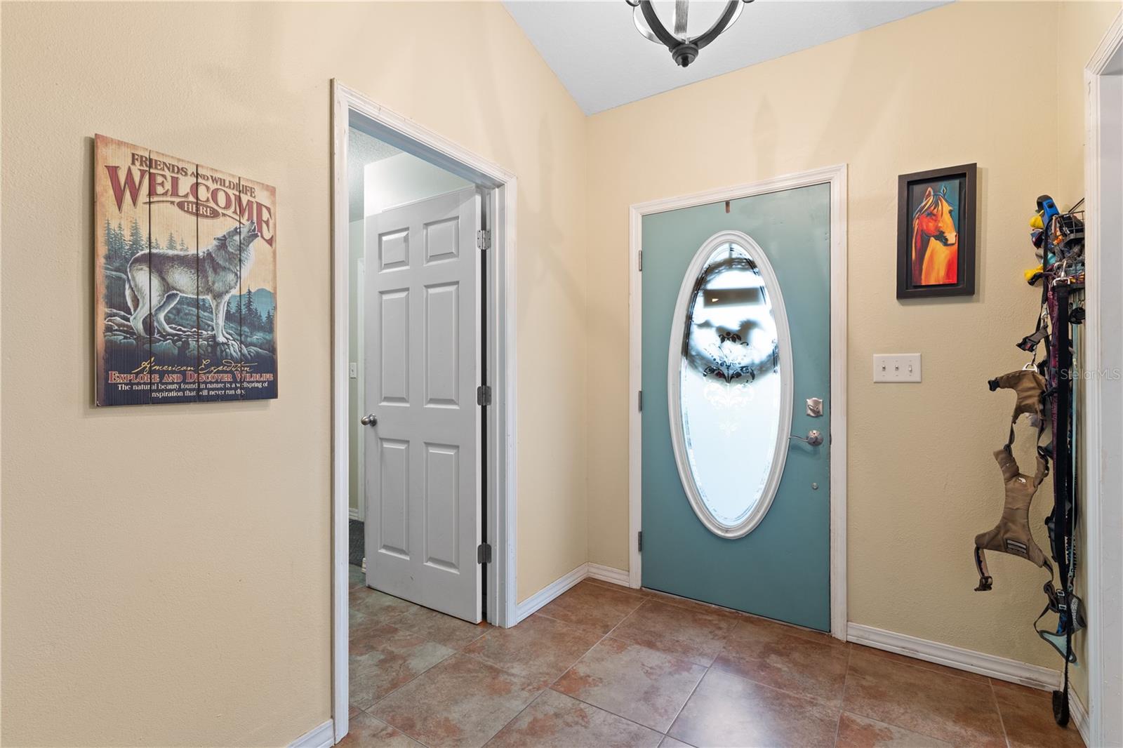Listing photo id 4 for 2121 Wildwood Ln