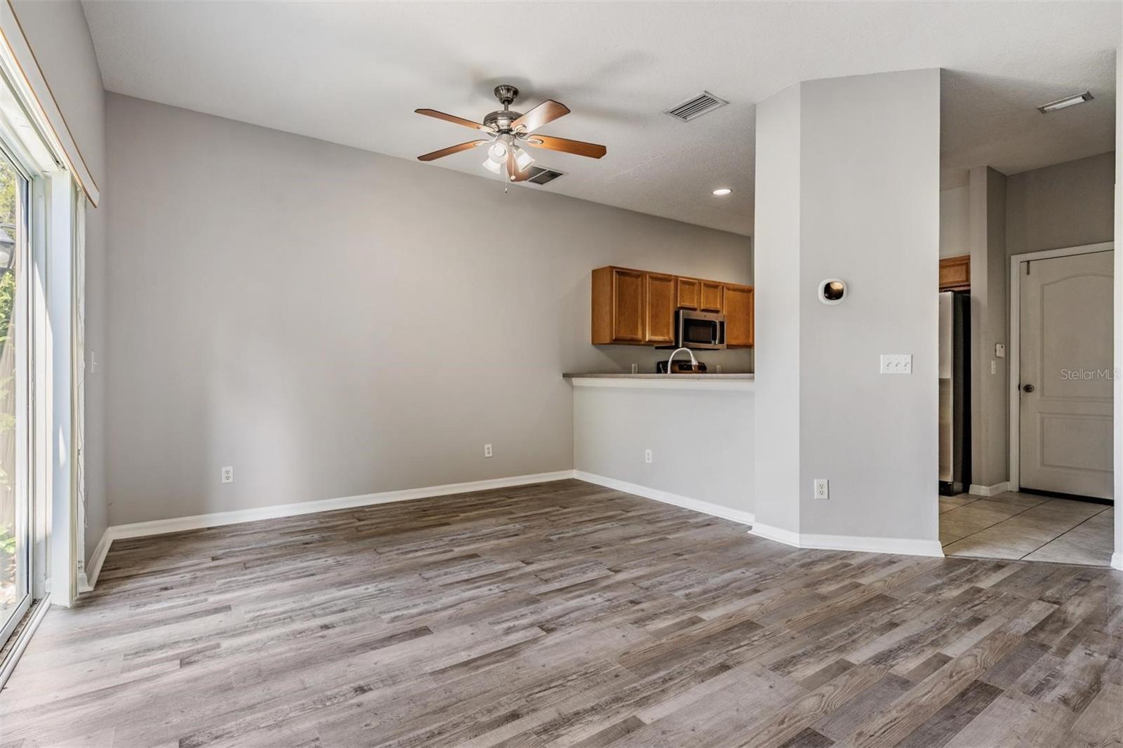 Image 10 of 53 For 9084 Iron Oak Avenue