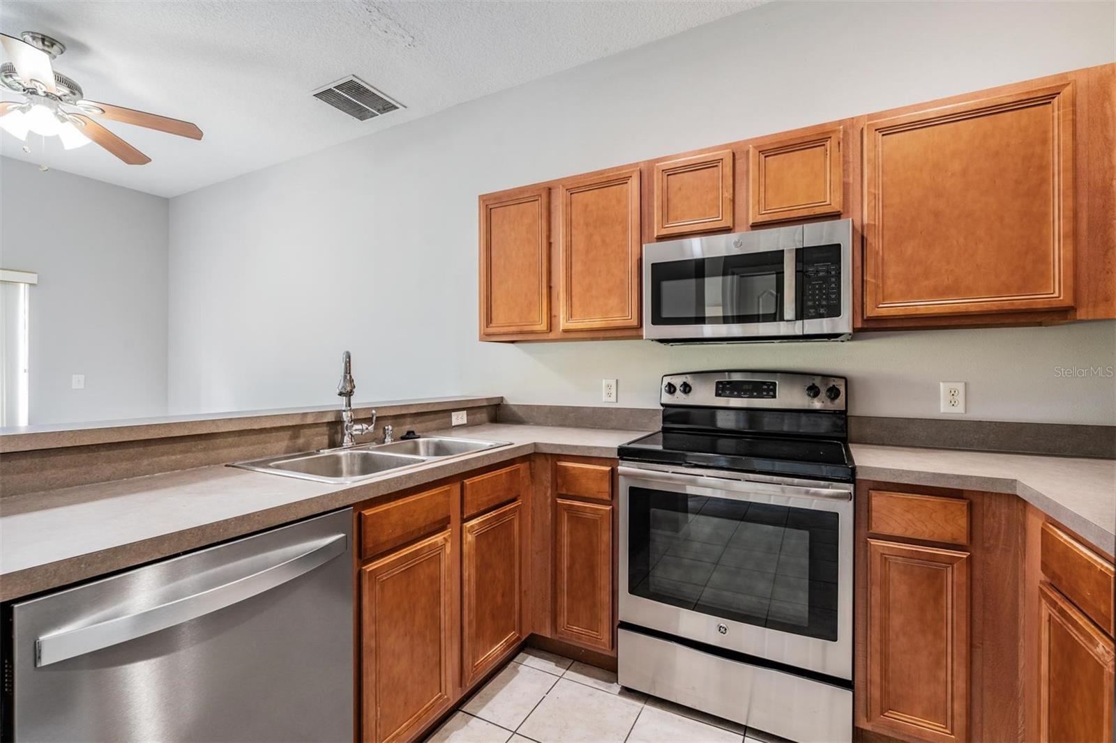 Image 13 of 53 For 9084 Iron Oak Avenue