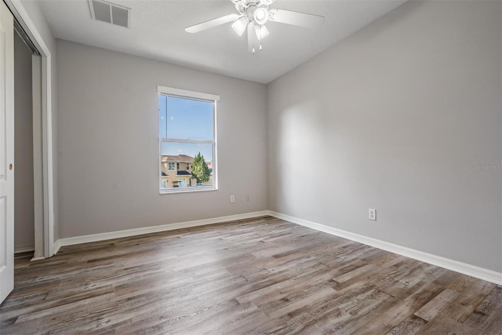 Image 20 of 53 For 9084 Iron Oak Avenue