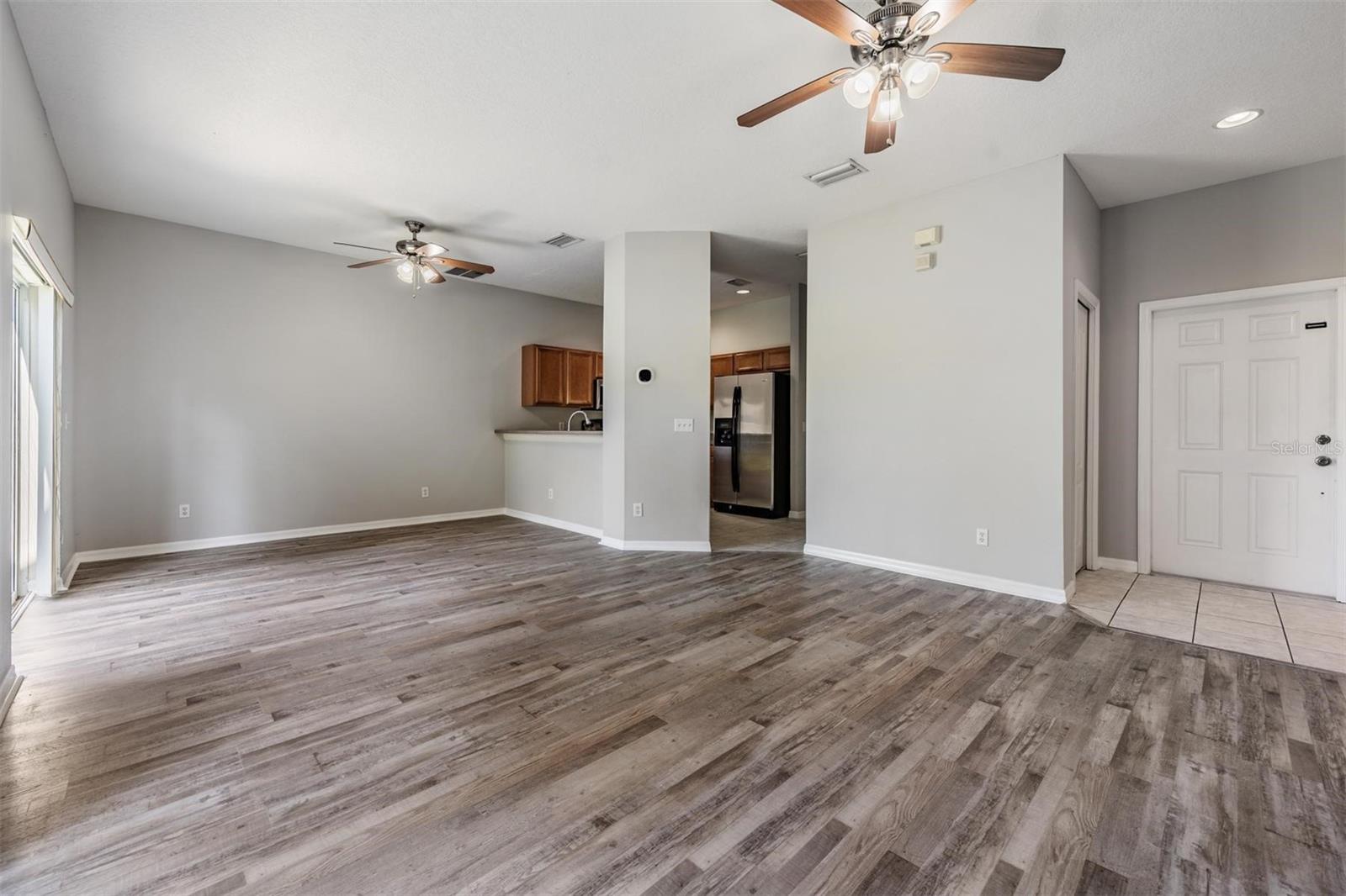 Image 4 of 53 For 9084 Iron Oak Avenue