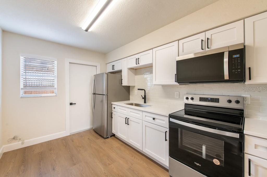 Image 18 of 26 For 3821 Everett Street
