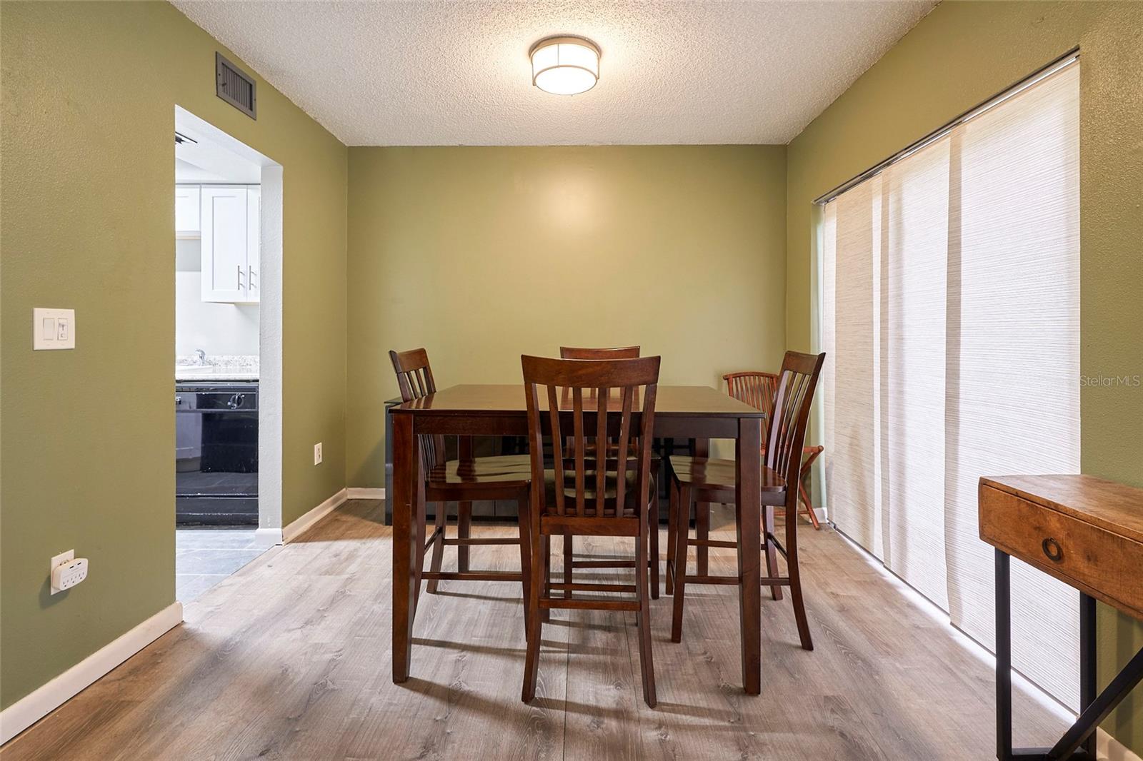 Image 10 of 26 For 11905 Lakemist Circle 74