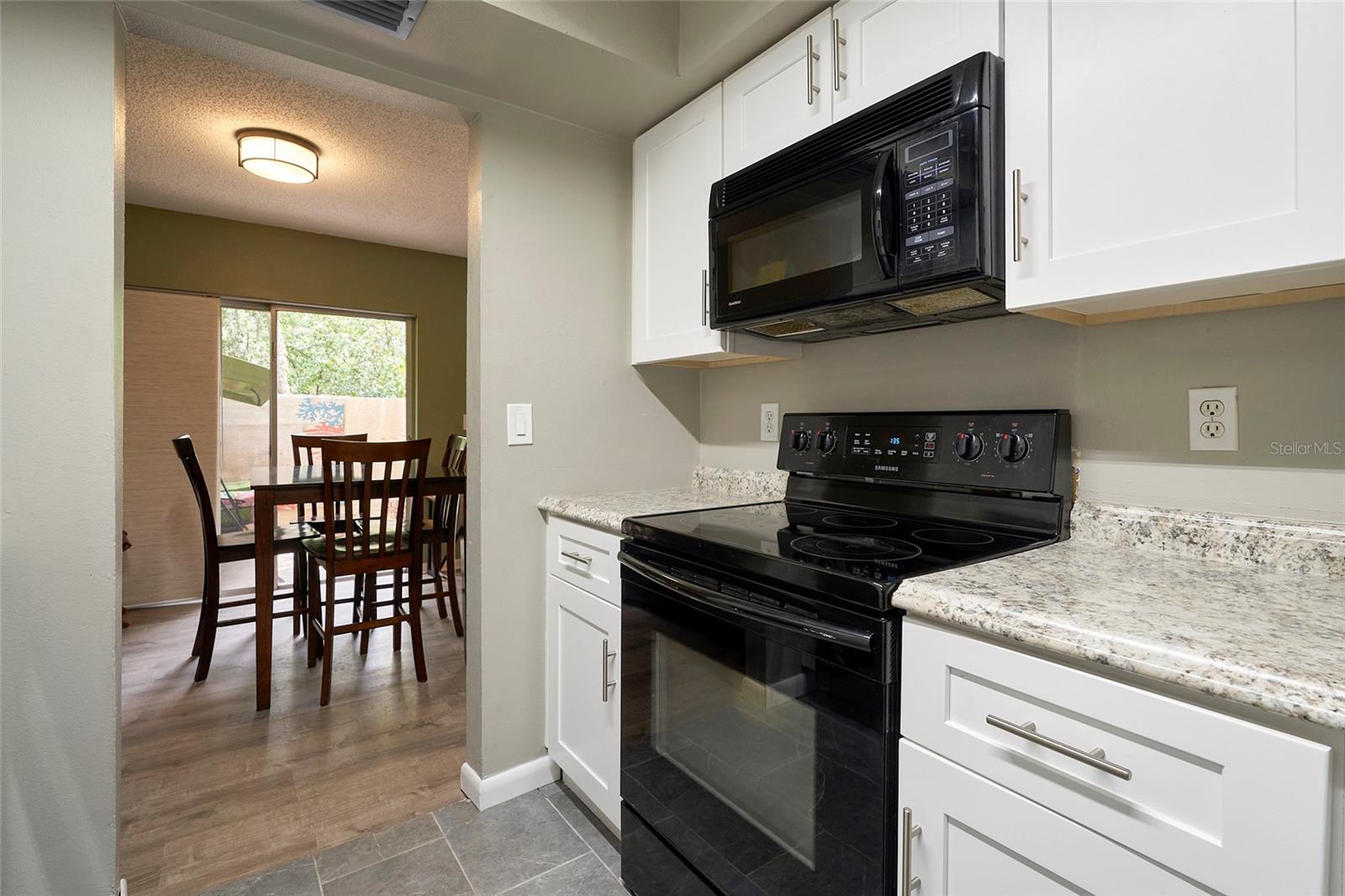 Image 12 of 26 For 11905 Lakemist Circle 74