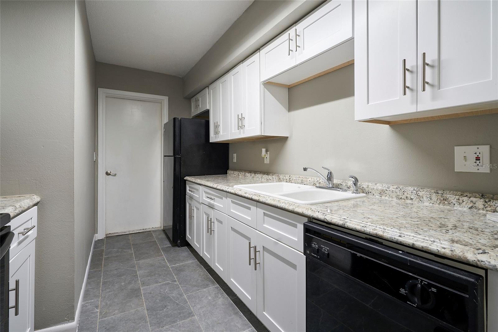 Image 13 of 26 For 11905 Lakemist Circle 74