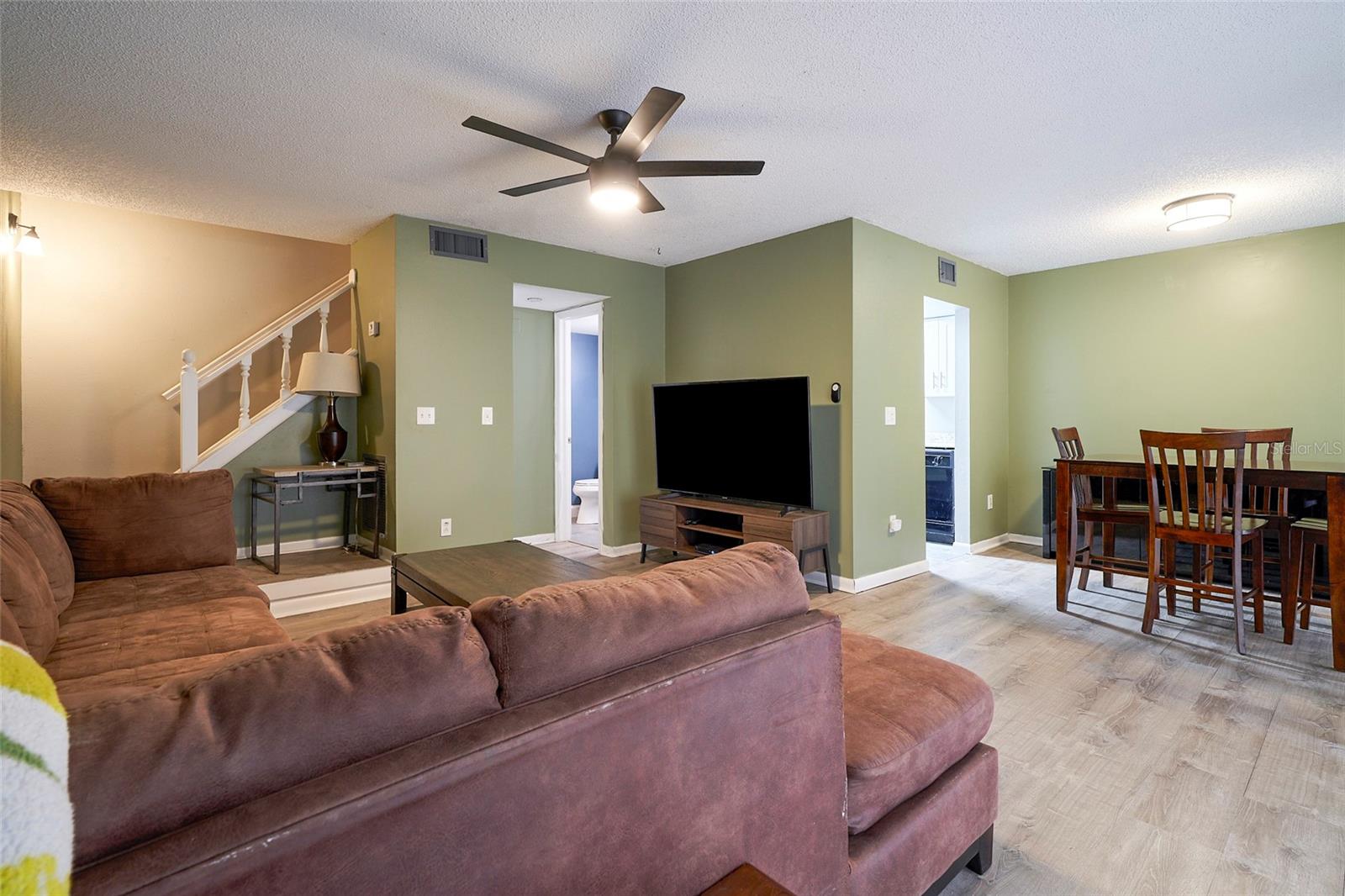 Image 5 of 26 For 11905 Lakemist Circle 74