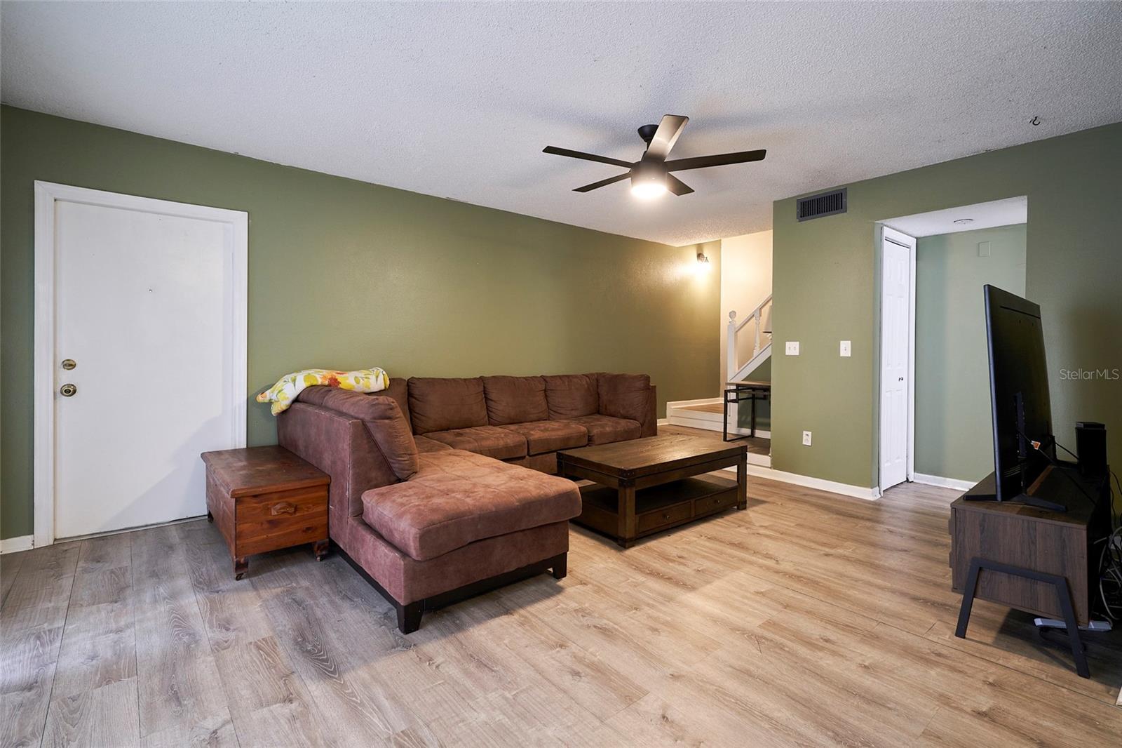 Image 7 of 26 For 11905 Lakemist Circle 74