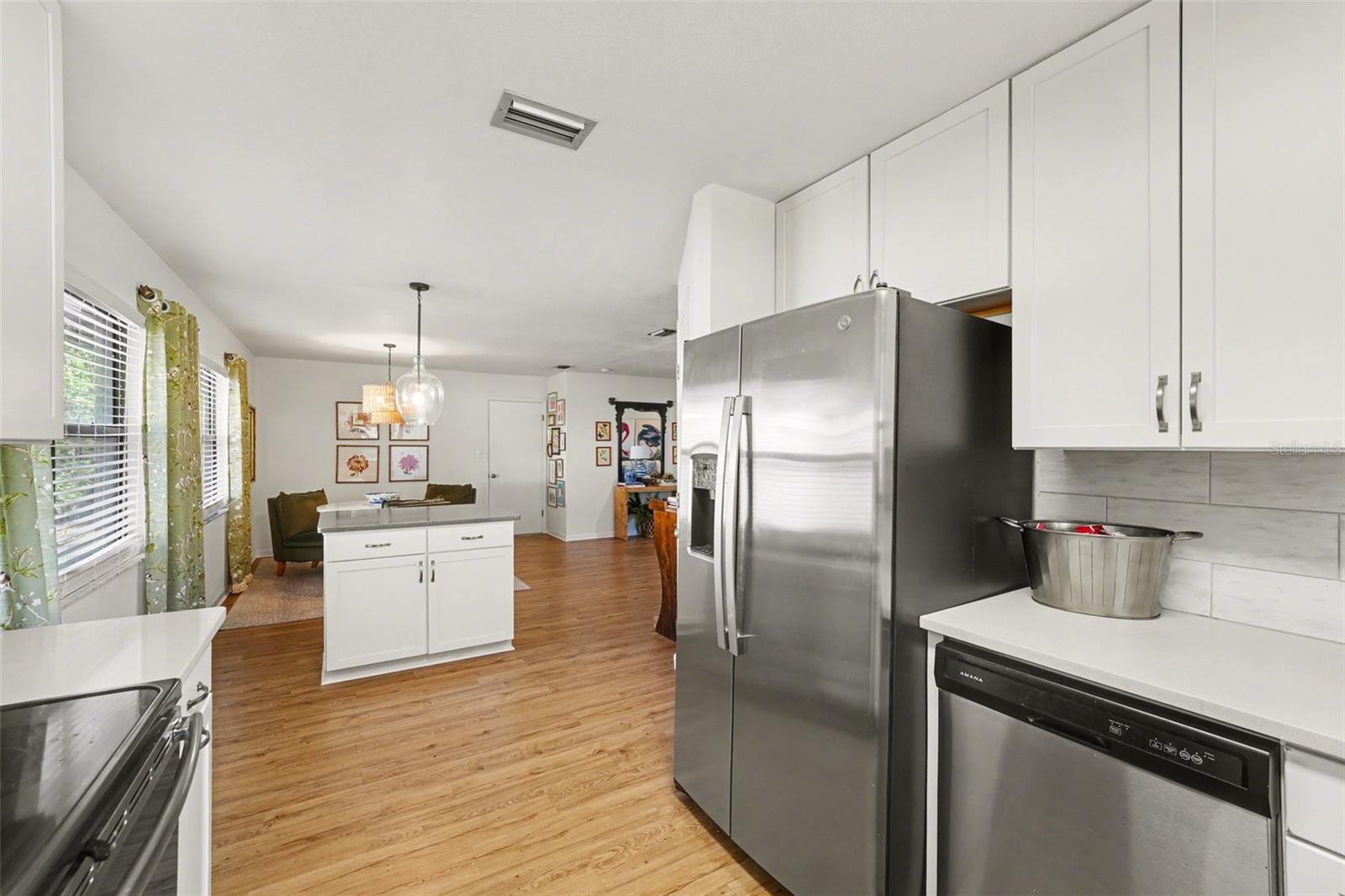 Image 12 of 30 For 851 Rolling Woods Lane