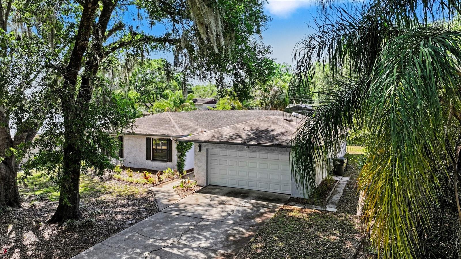 Image 4 of 30 For 851 Rolling Woods Lane