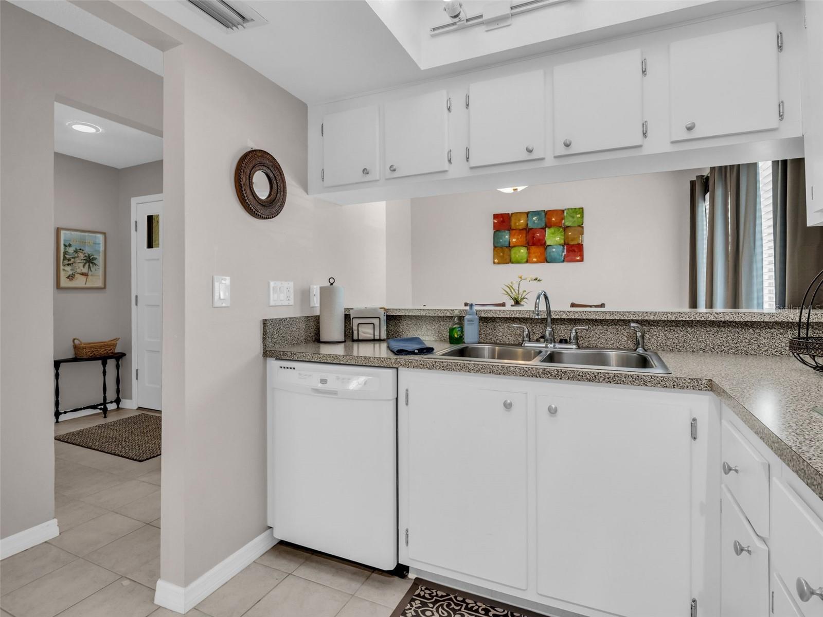 Image 14 of 61 For 608 Windrush Bay Drive 225