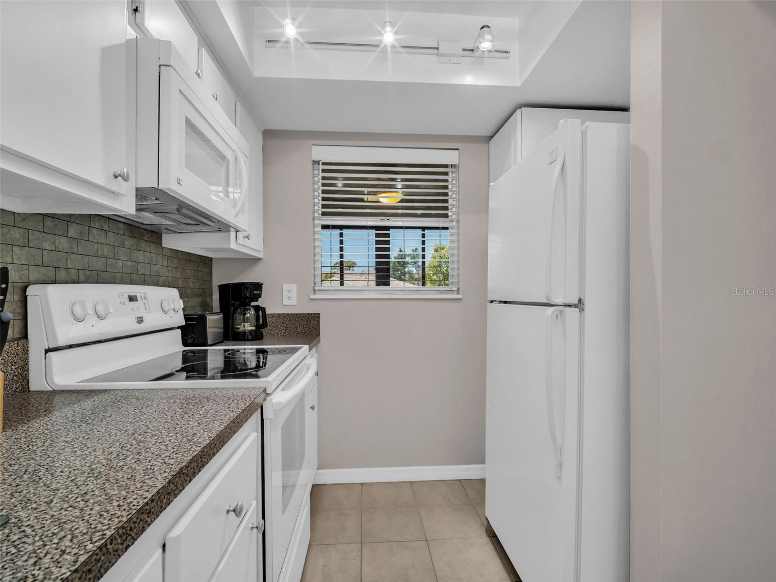 Image 18 of 61 For 608 Windrush Bay Drive 225