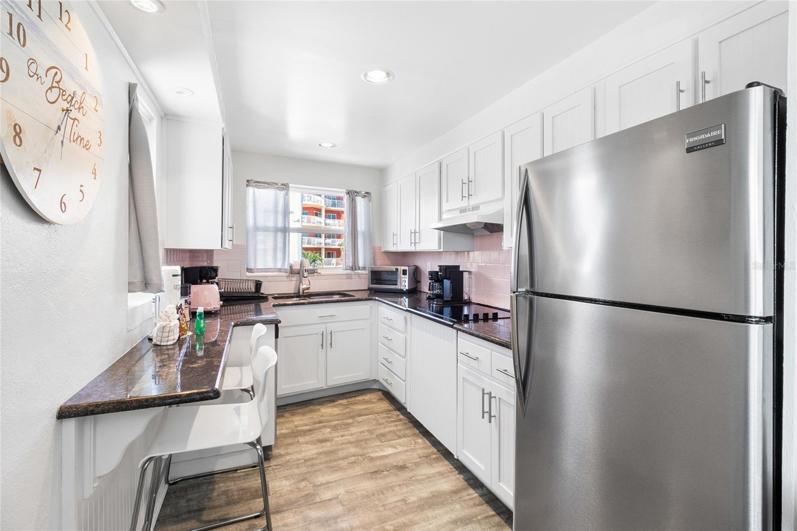 Image 13 of 38 For 11730 Gulf Boulevard 44