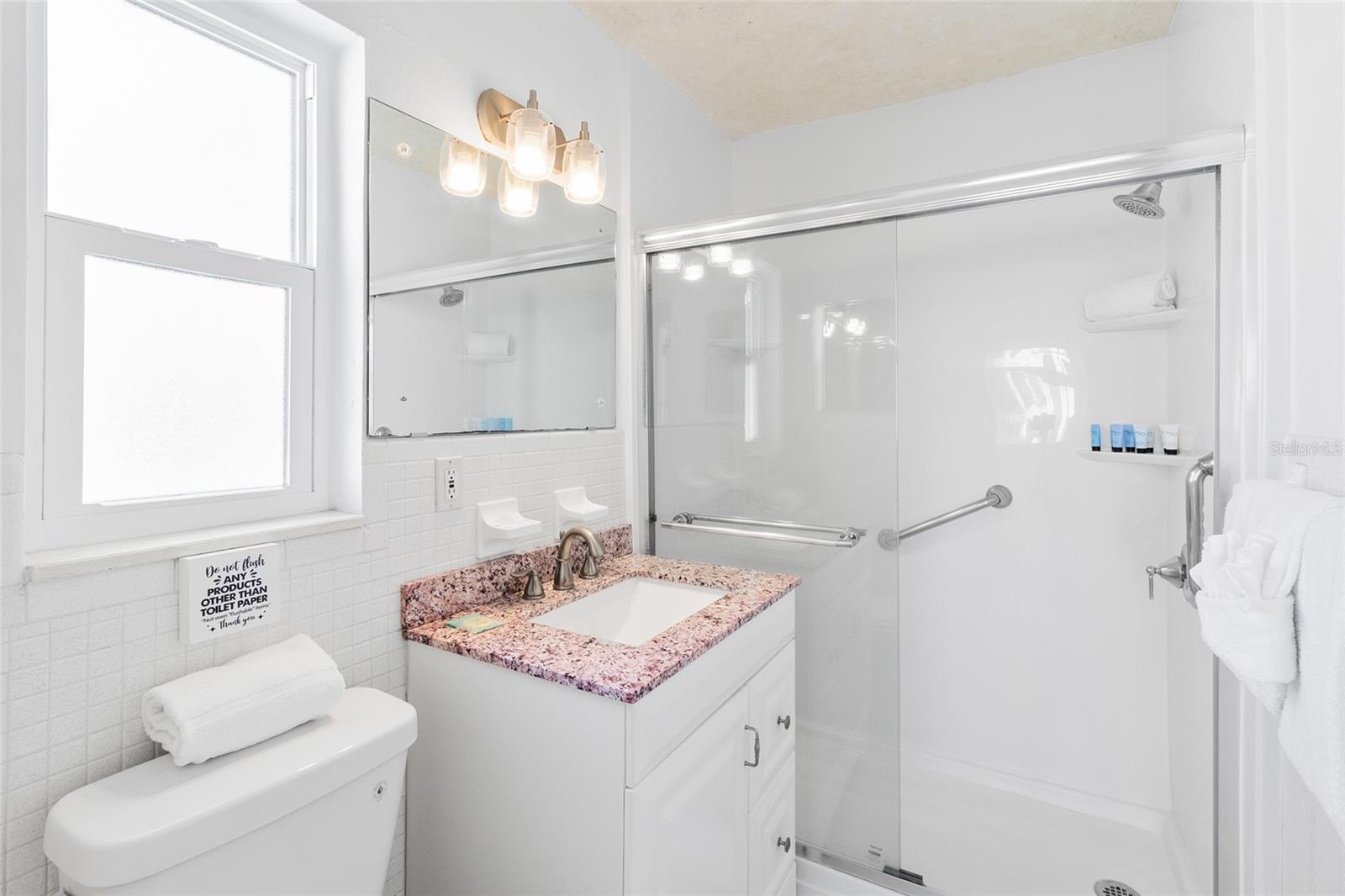 Image 20 of 38 For 11730 Gulf Boulevard 44