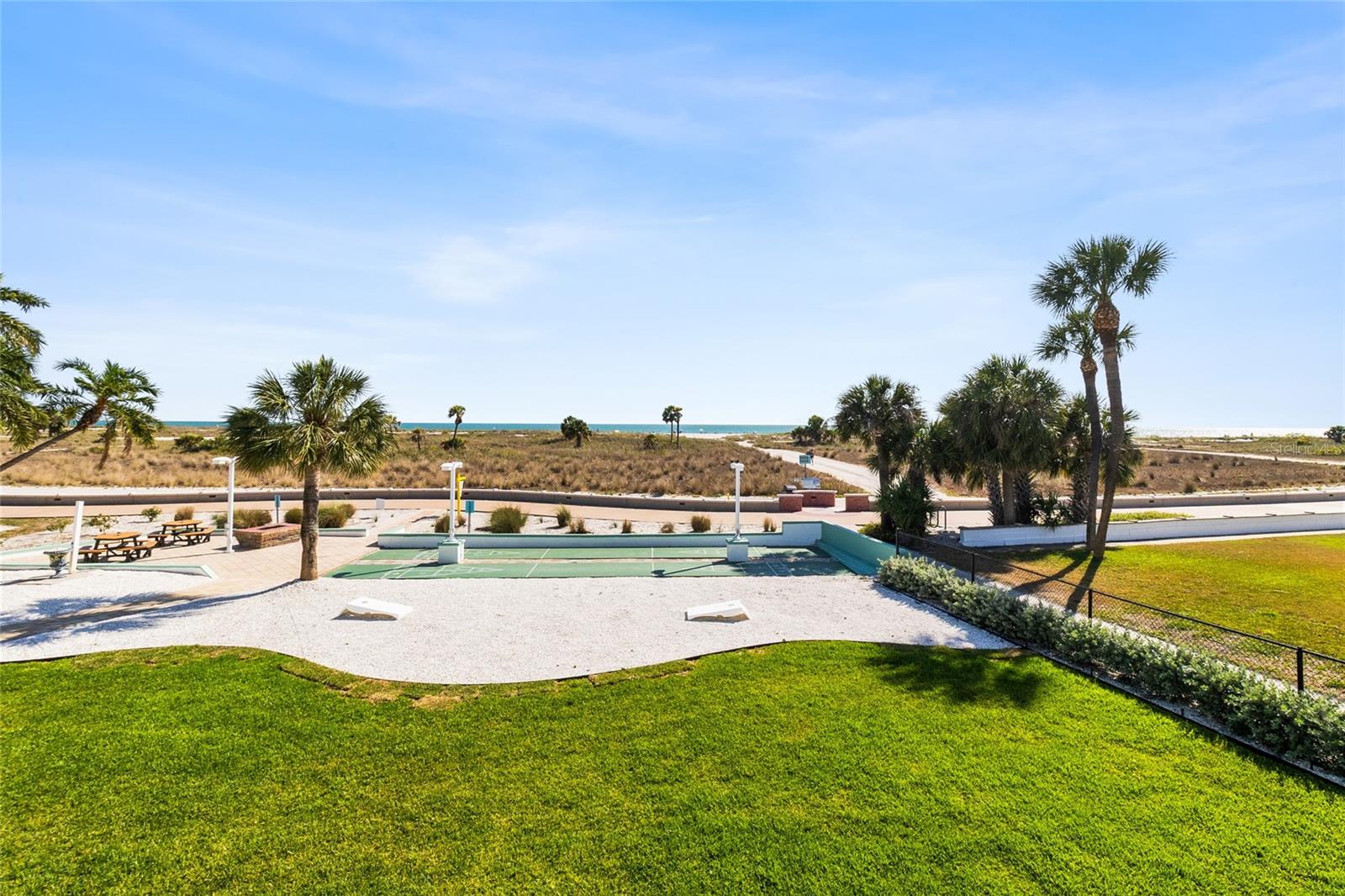Image 25 of 38 For 11730 Gulf Boulevard 44