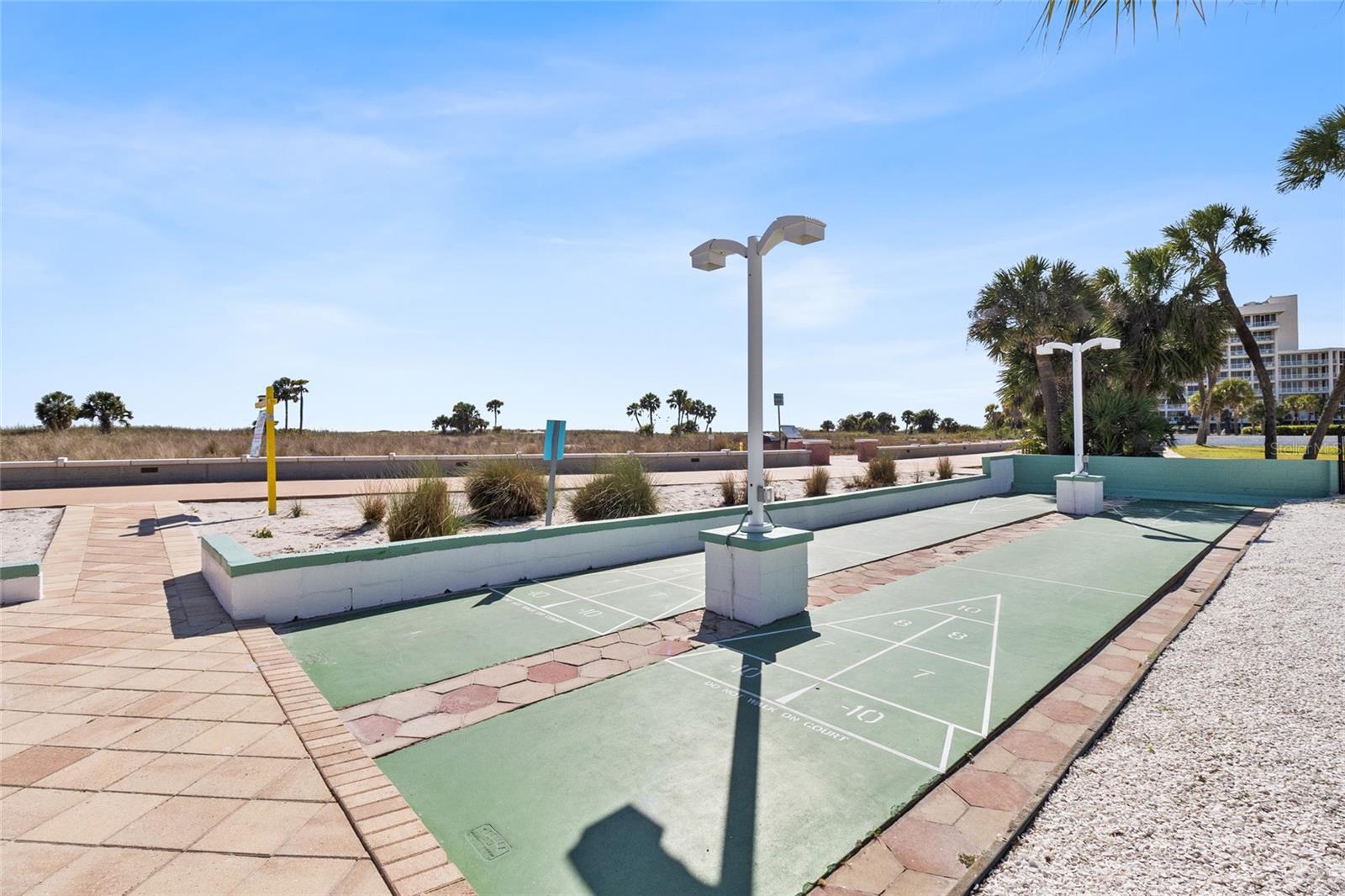 Image 32 of 38 For 11730 Gulf Boulevard 44