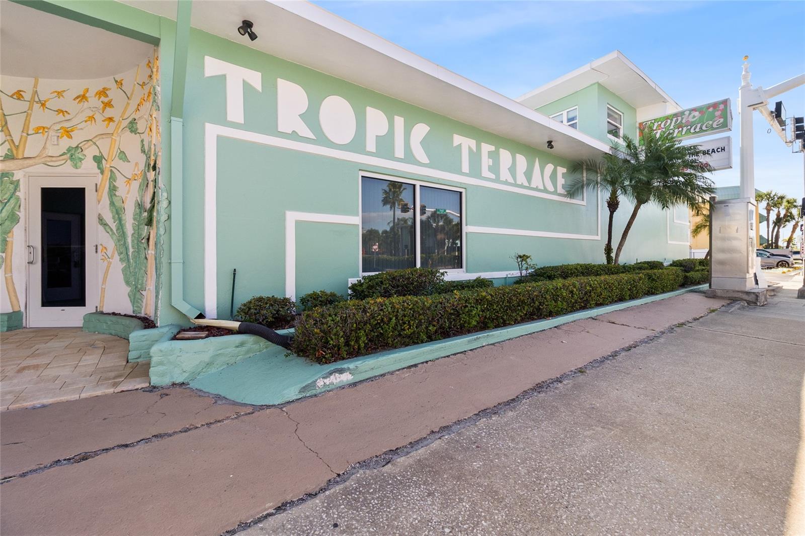Image 35 of 38 For 11730 Gulf Boulevard 44
