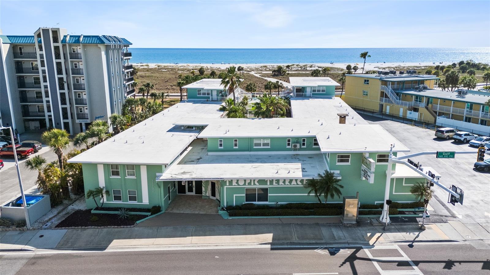 Image 36 of 38 For 11730 Gulf Boulevard 44