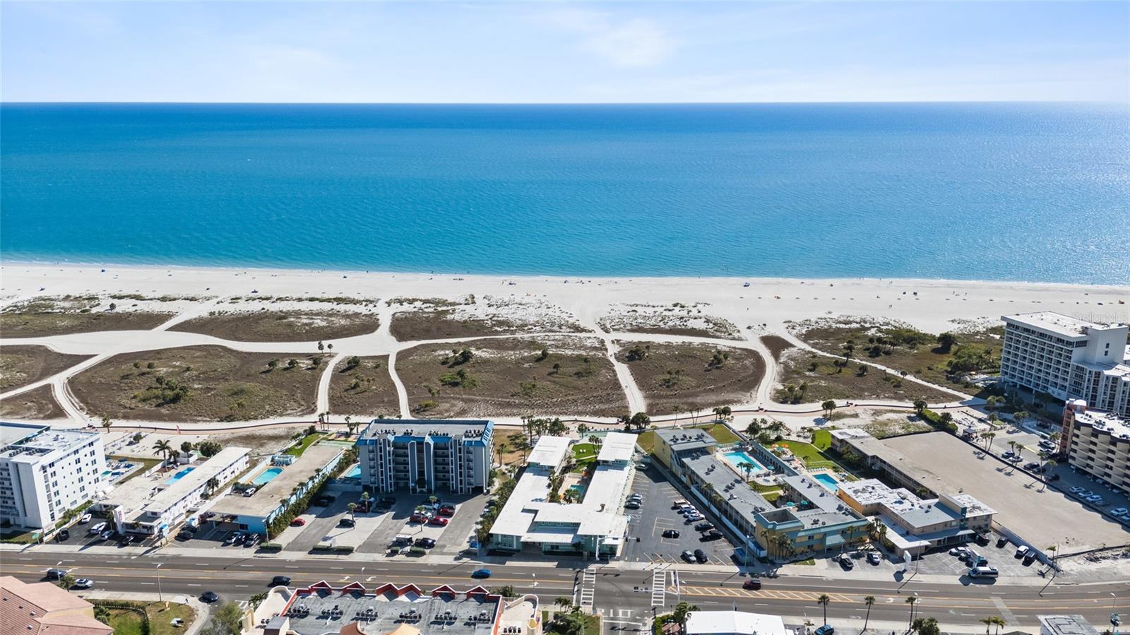 Image 37 of 38 For 11730 Gulf Boulevard 44