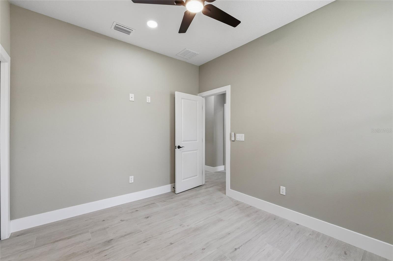 Image 22 of 29 For 8316 Edison Avenue