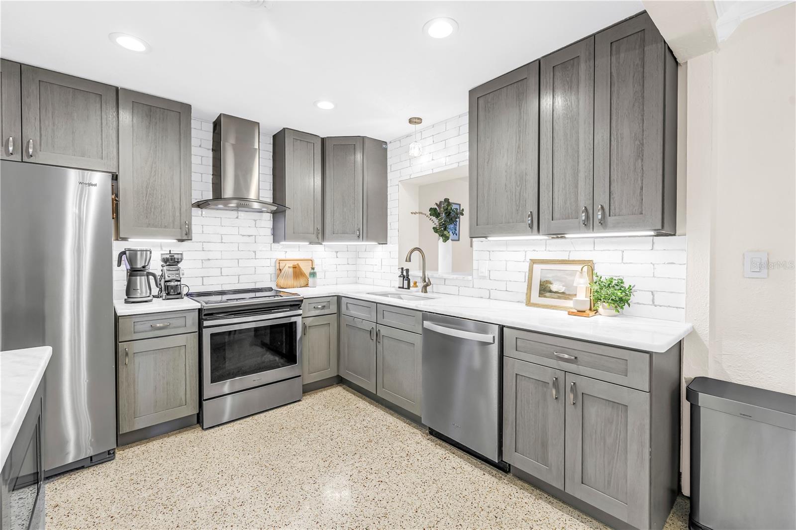 Image 17 of 92 For 4039 Alberca Way S
