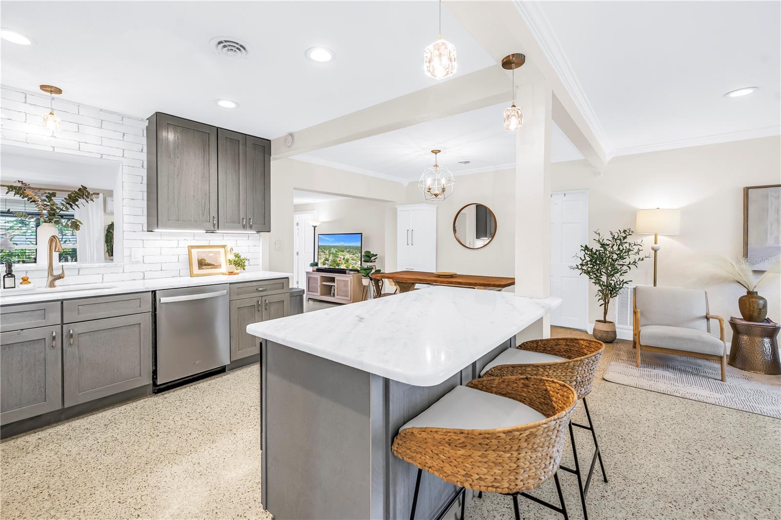 Image 20 of 92 For 4039 Alberca Way S