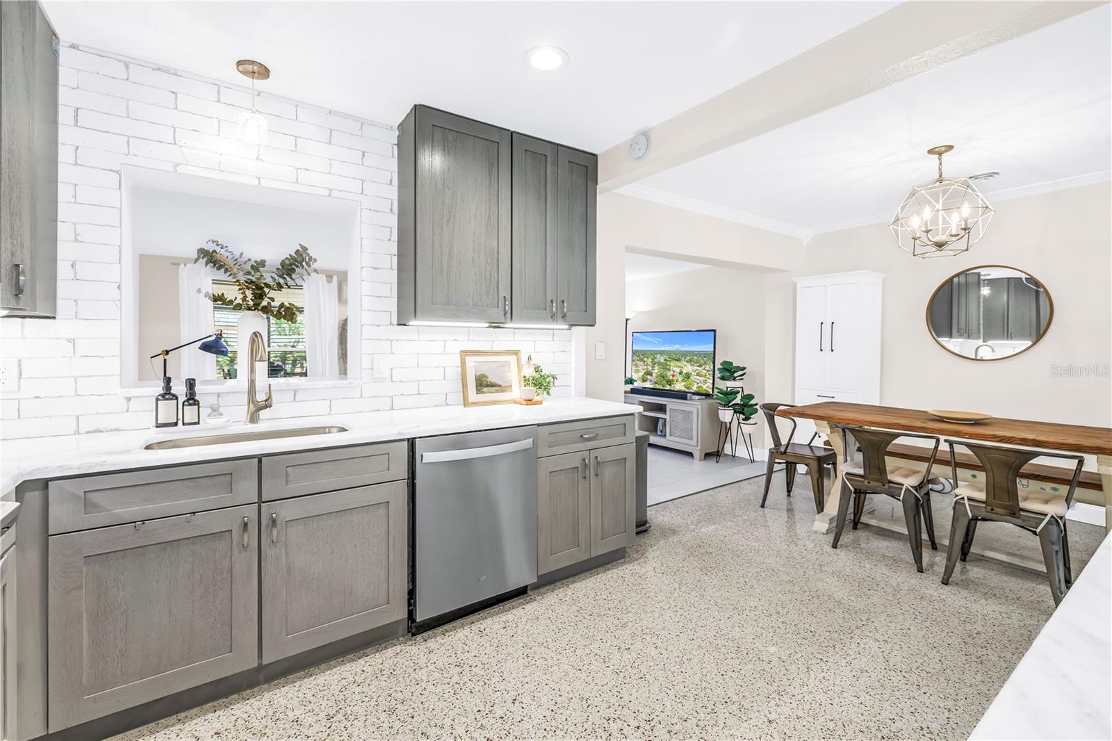 Image 22 of 92 For 4039 Alberca Way S