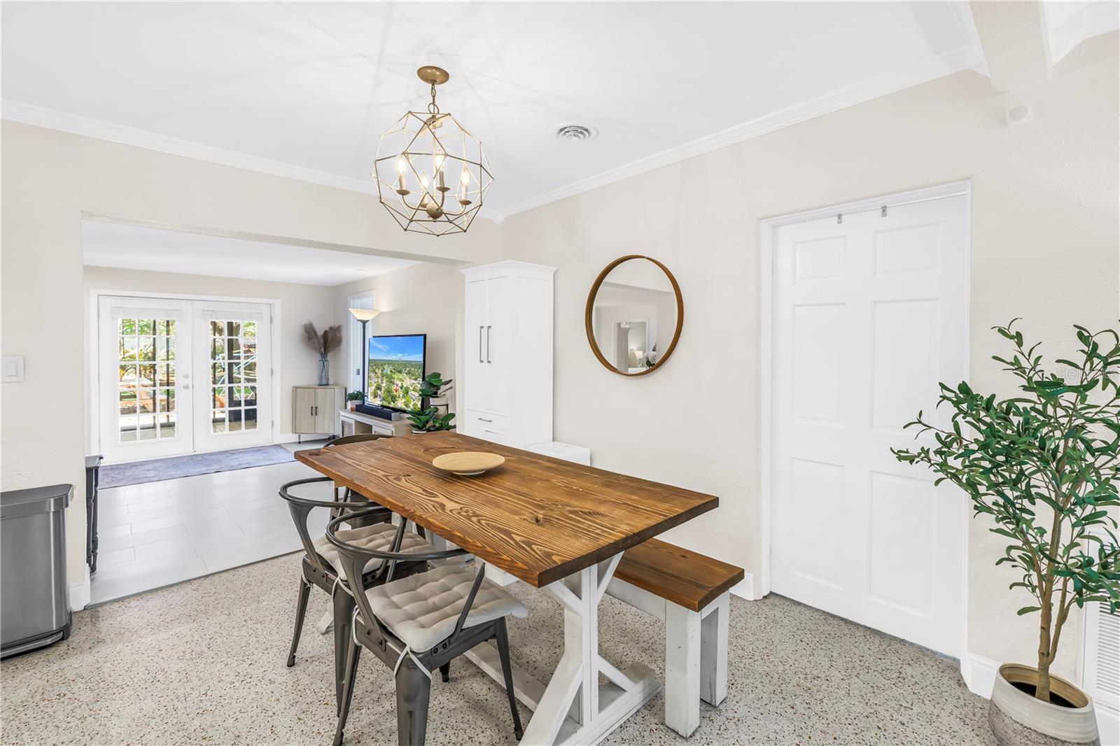 Image 26 of 92 For 4039 Alberca Way S