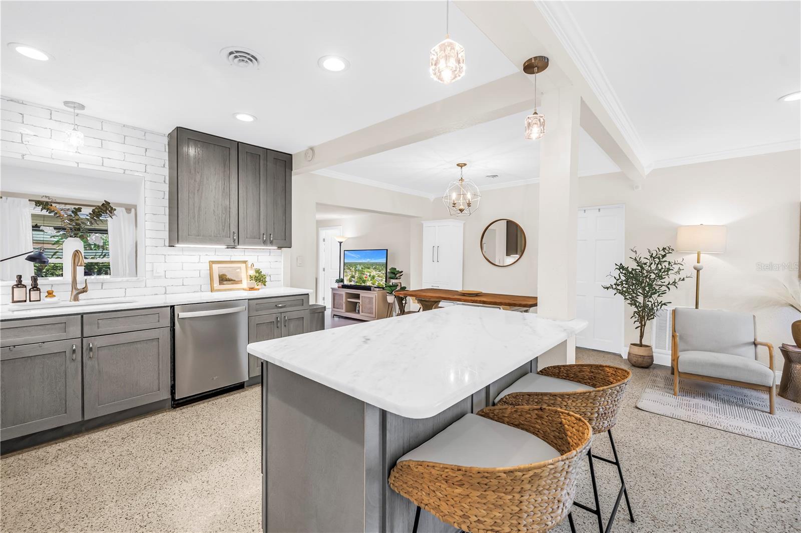 Image 27 of 92 For 4039 Alberca Way S