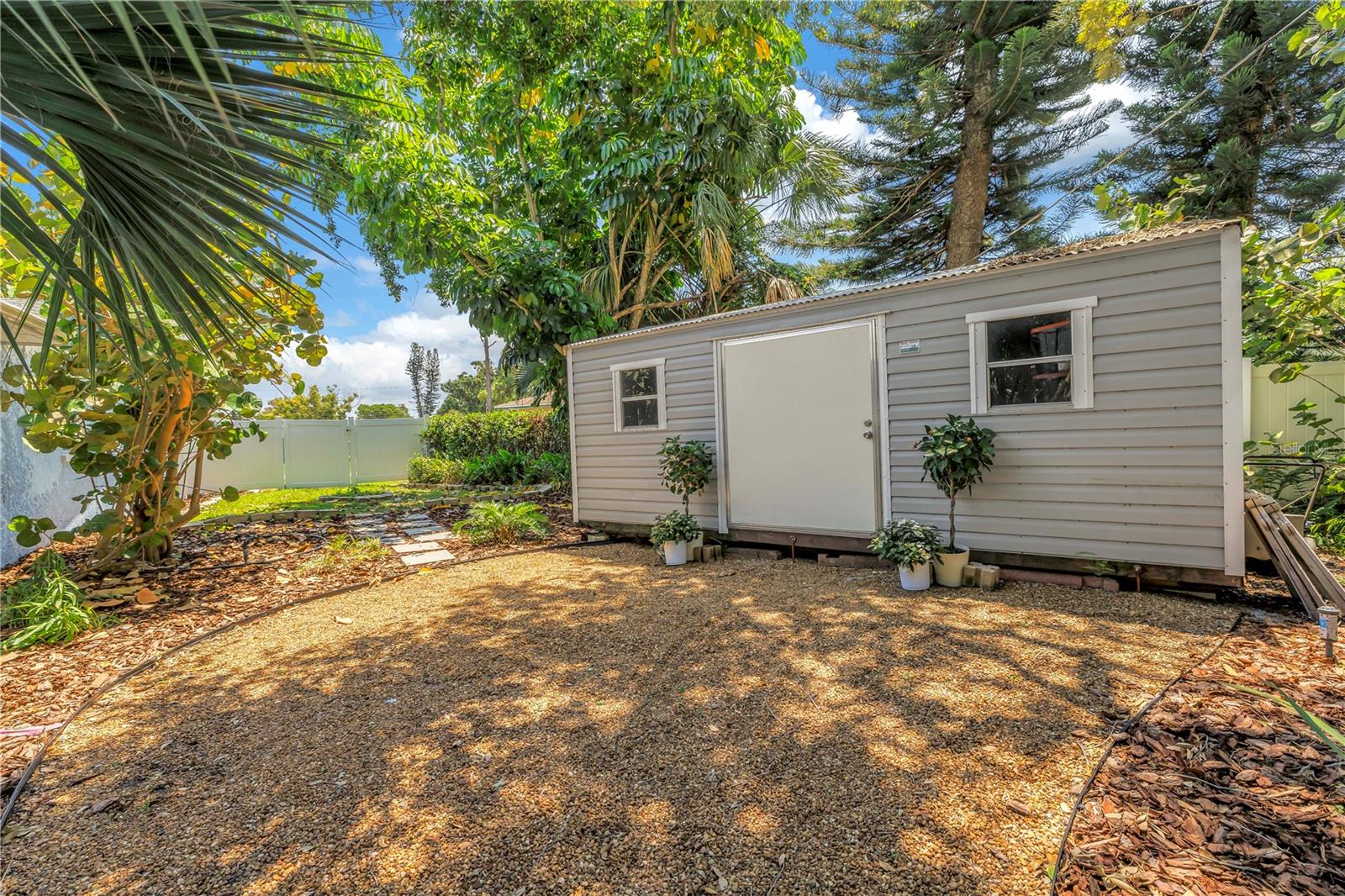 Image 65 of 92 For 4039 Alberca Way S