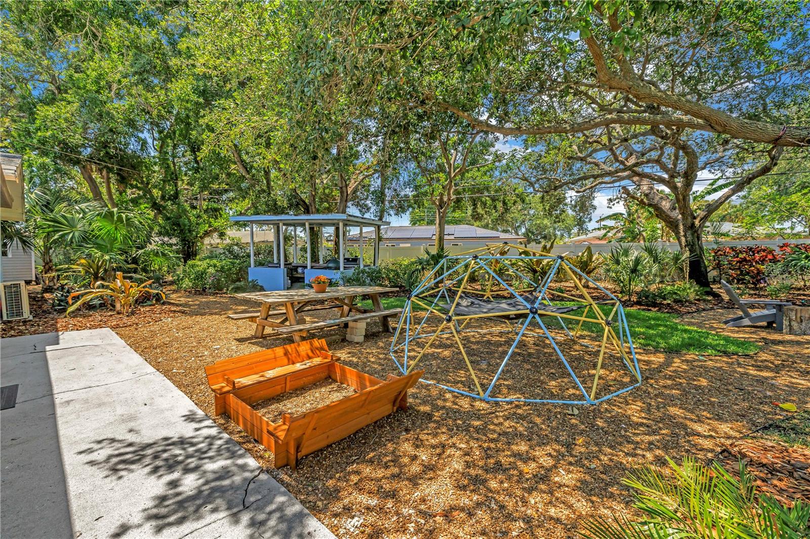 Image 66 of 92 For 4039 Alberca Way S