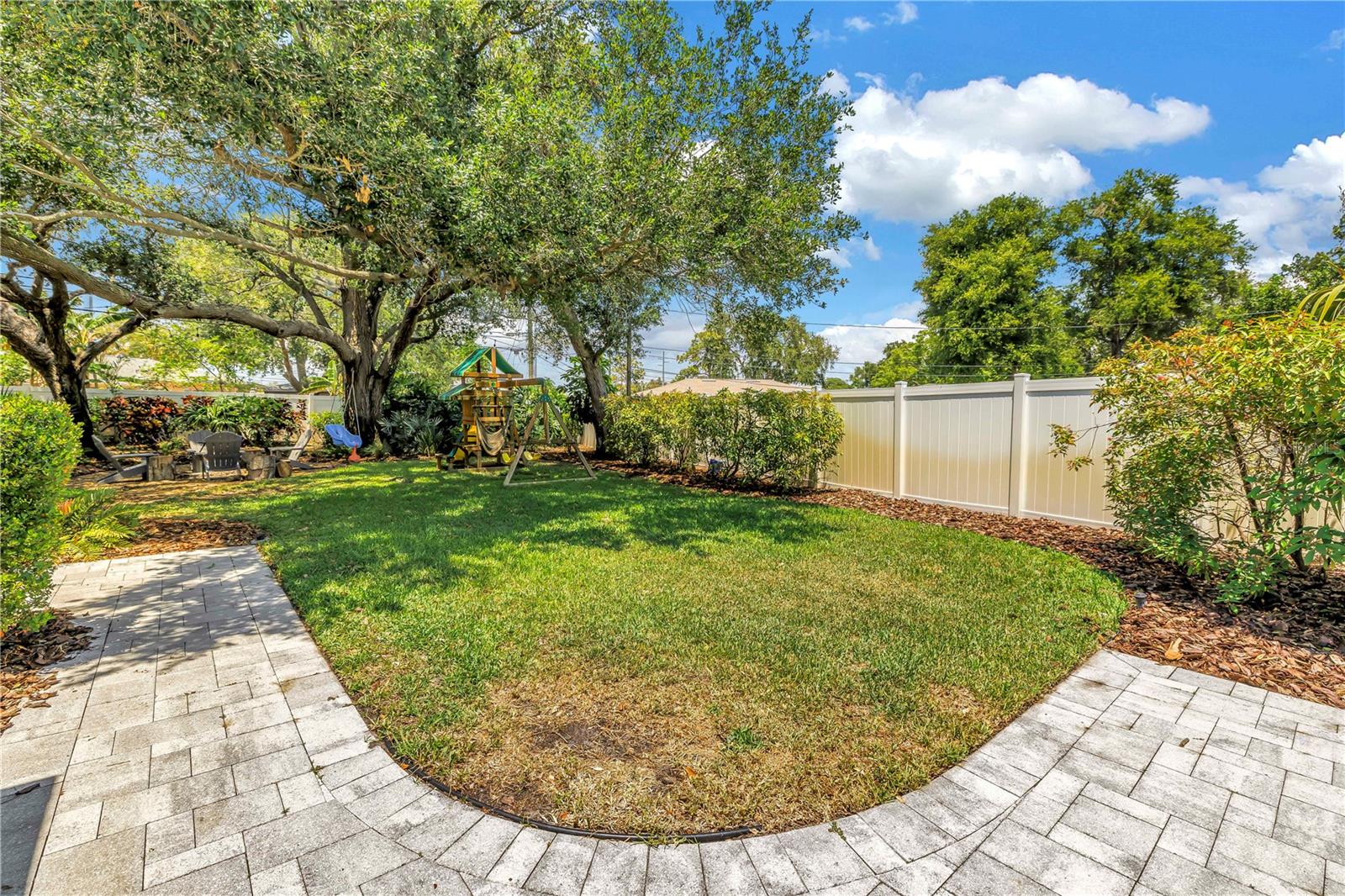 Image 67 of 92 For 4039 Alberca Way S