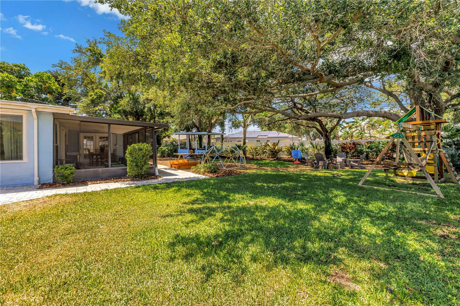 Image 69 of 92 For 4039 Alberca Way S