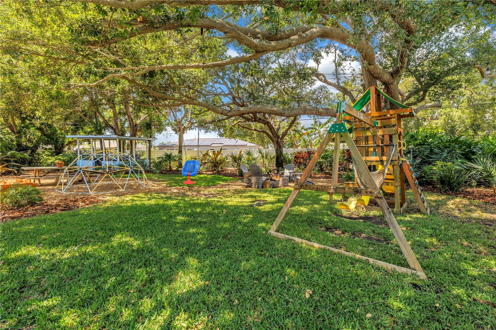 Image 70 of 92 For 4039 Alberca Way S