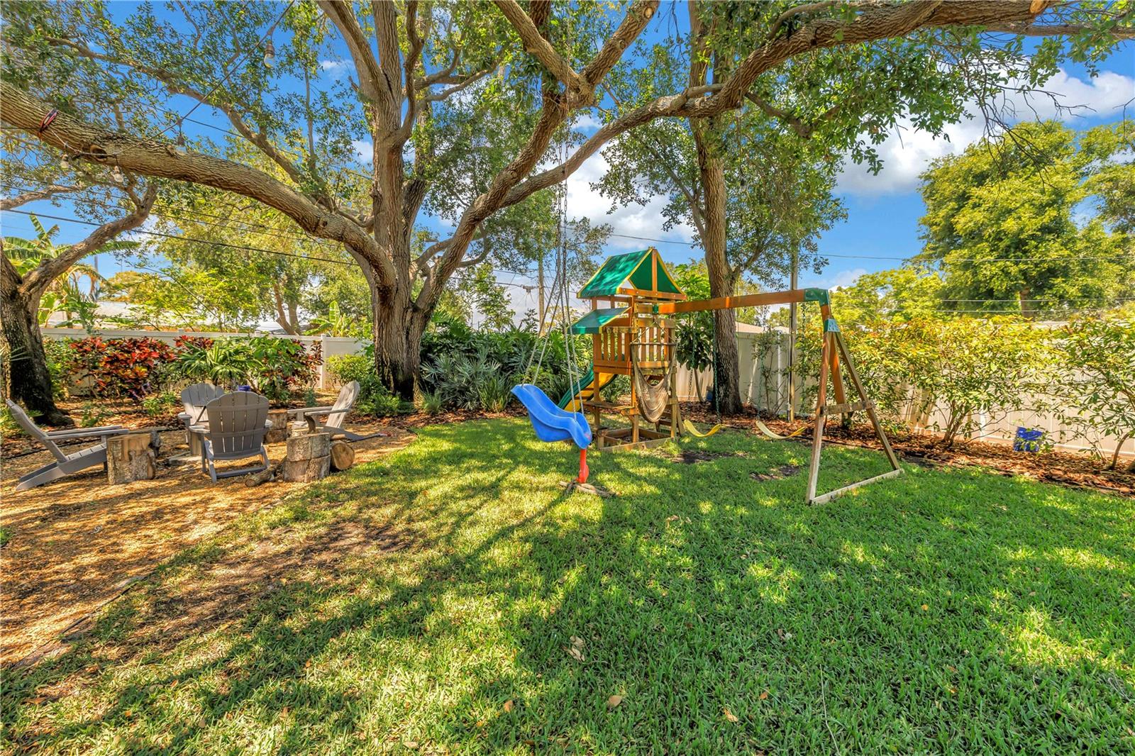 Image 72 of 92 For 4039 Alberca Way S
