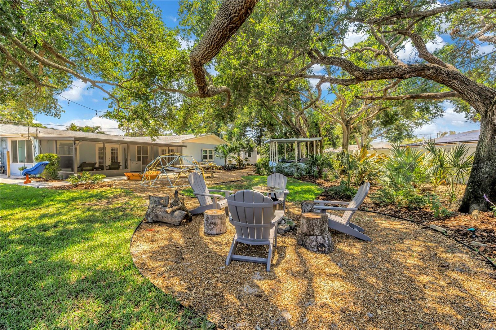 Image 73 of 92 For 4039 Alberca Way S
