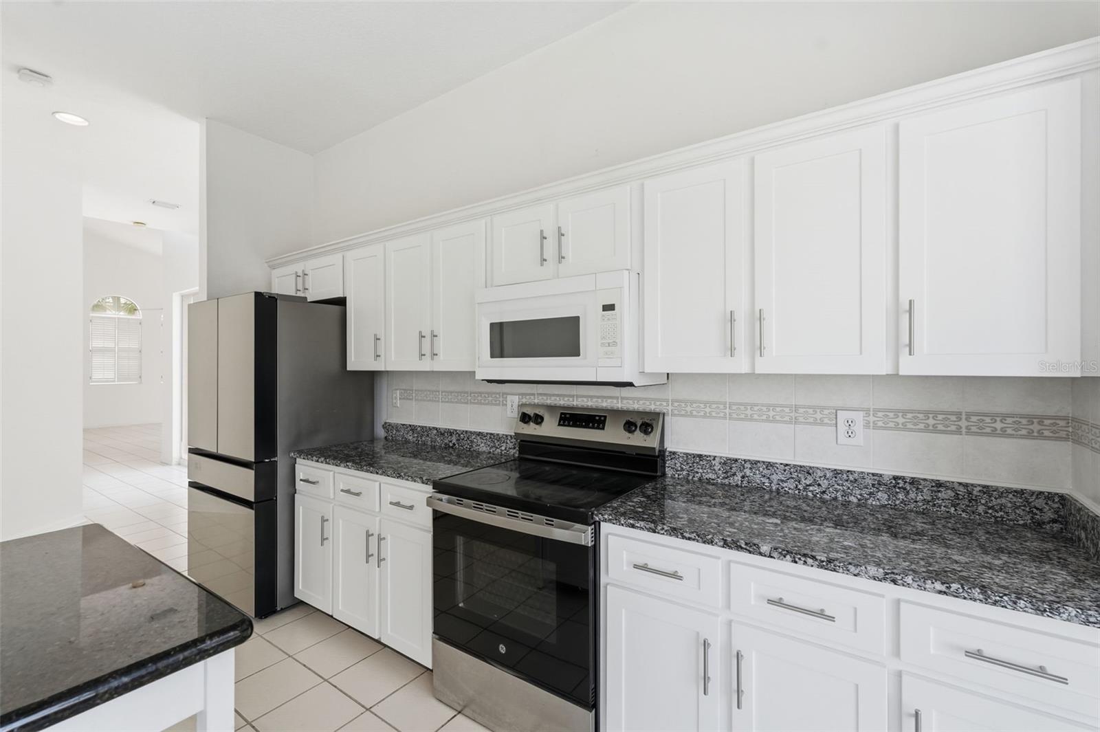 Listing photo id 16 for 10621 Hatteras Drive
