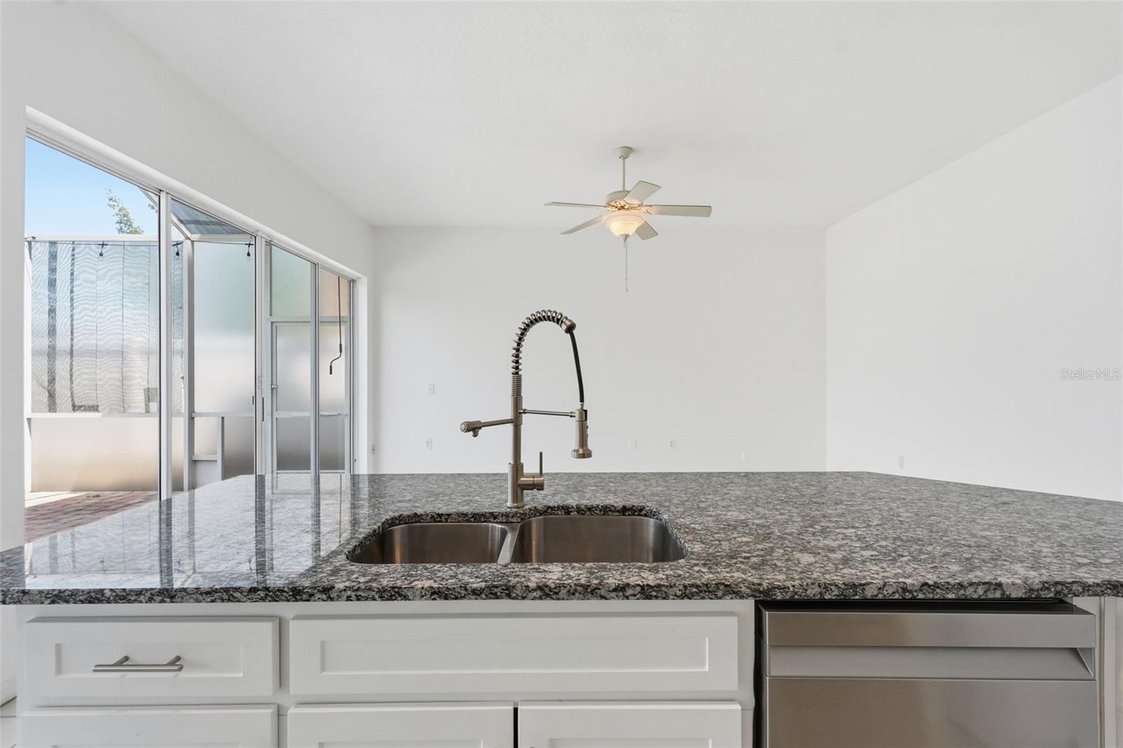 Listing photo id 18 for 10621 Hatteras Drive